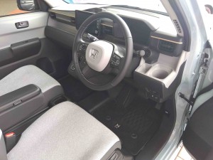 運転席回り